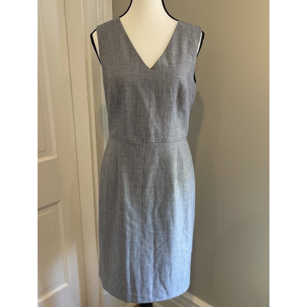 Banana Republic Light Gray V Neck Sleeveless Career Dress Size 6